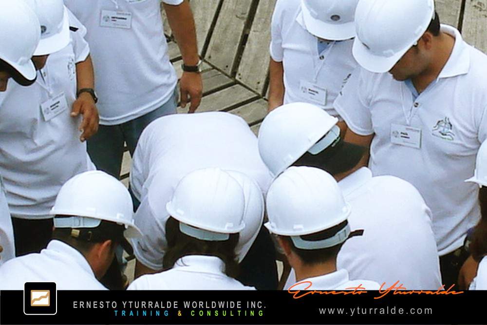 Team Bonding, Team Building & Team Performance LATAM Talleres de Cuerdas Bajas | Team Building Empresarial para el desarrollo de equipos de trabajo